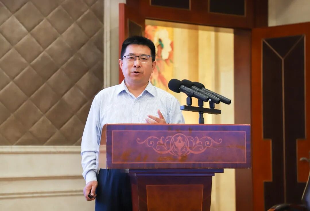 主旨报告一:上海师范大学会展经济与管理专业负责人赵中华《数智无界,育见未来:构建长三角数字会展产教融合新生态》 主旨报告一:上海师范大学会展经济与管理专业负责人赵中华《数智无界,育见未来:构建长三角数字会展产教融合新生态》